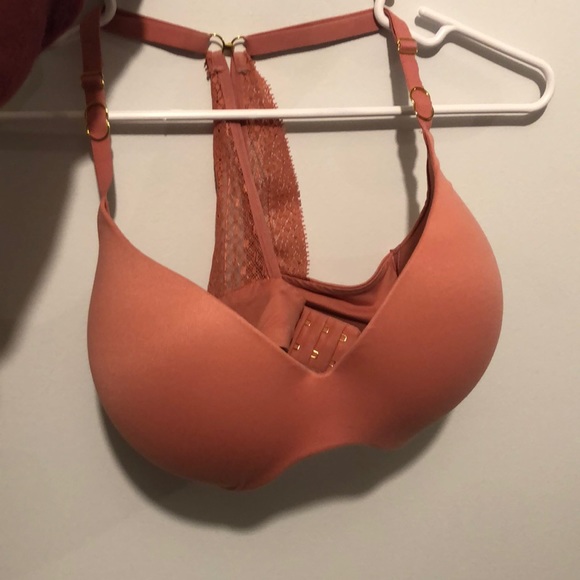 Too small - Picture 1 of 3